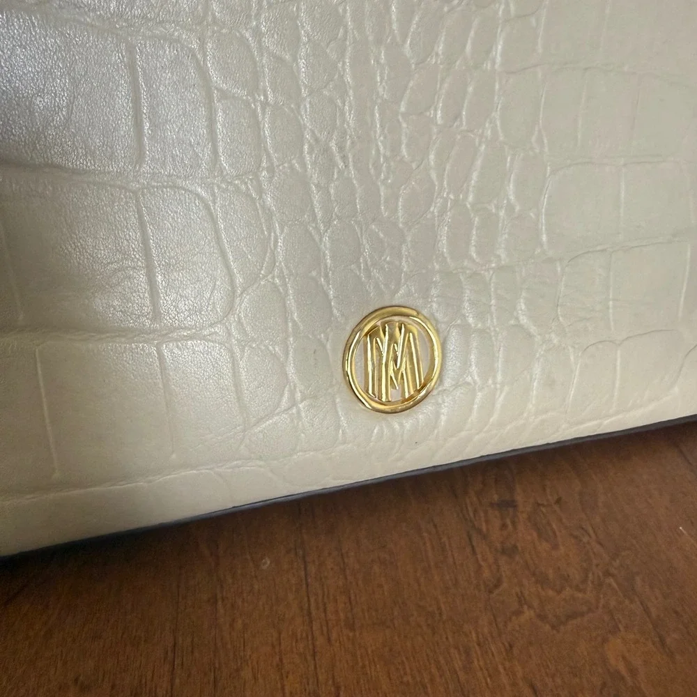 Antonio Melani Crocodile Embossed Satchel Handbag‎ Top Handle Crossbody Beige